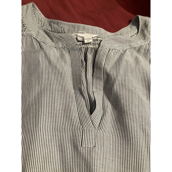 Ingrid & Isabel Maternity Blouse XL Blue White Pin Stripe - Picture 2 of 16